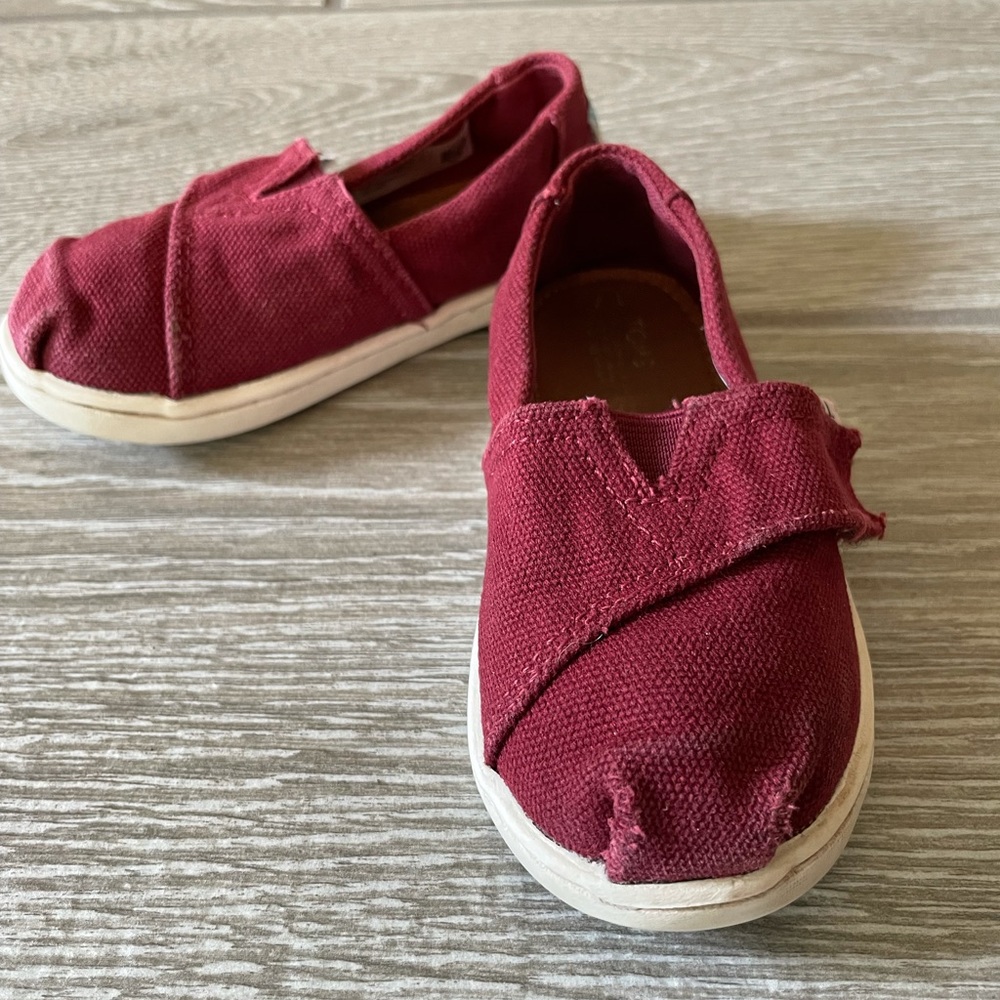TOMS Burgundy Toddler Shoes Size 7